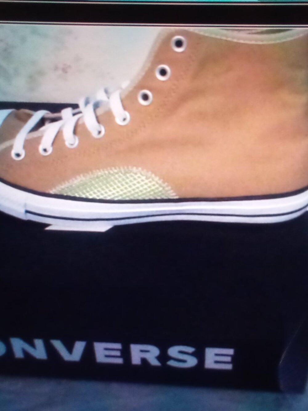 Converse Chuck Taylor Hi/ Top Mens Size 10.5 Last One! 44.95